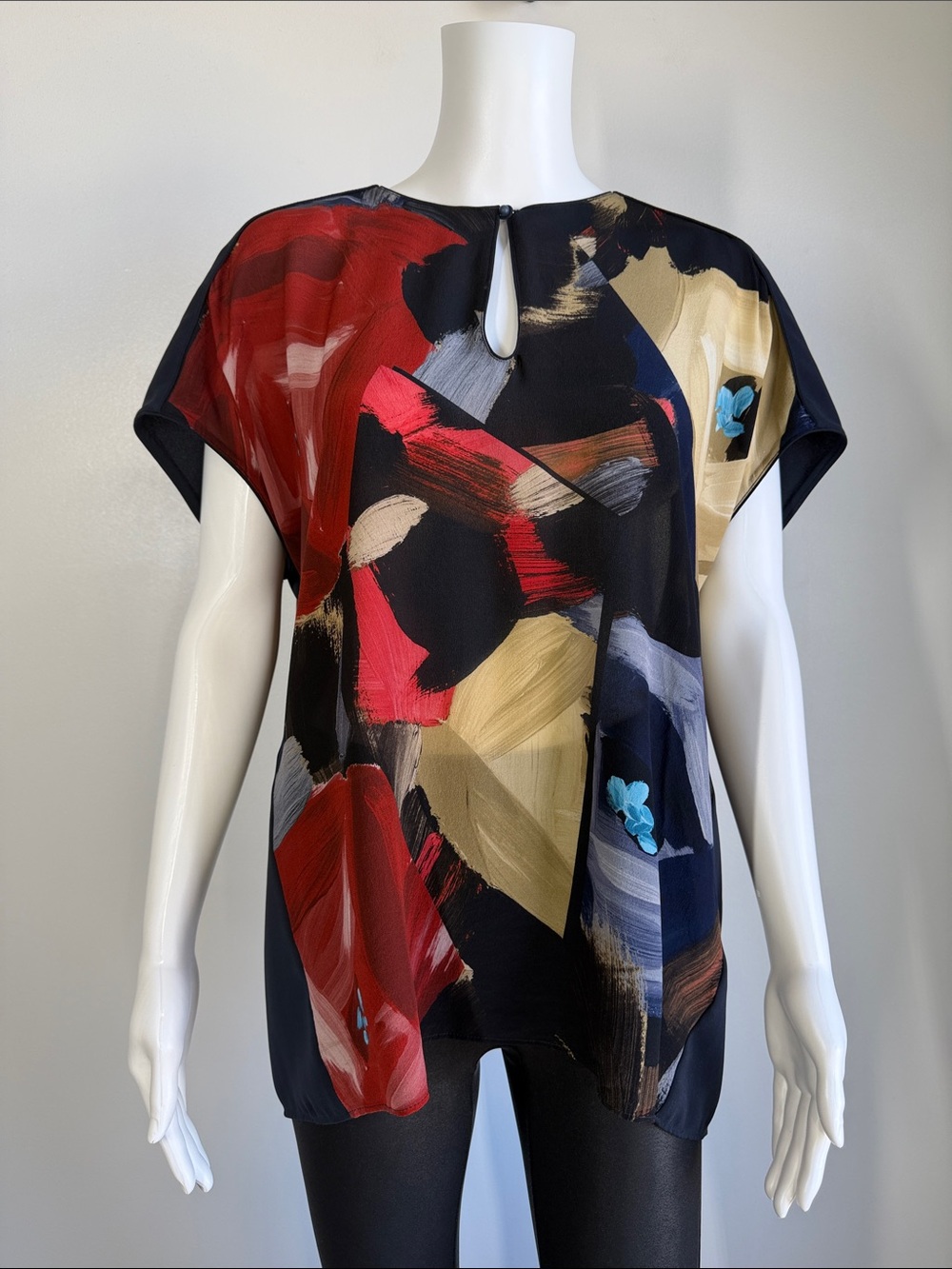 Abstract Brushstroke Print Short-Sleeve Top in Black and Red